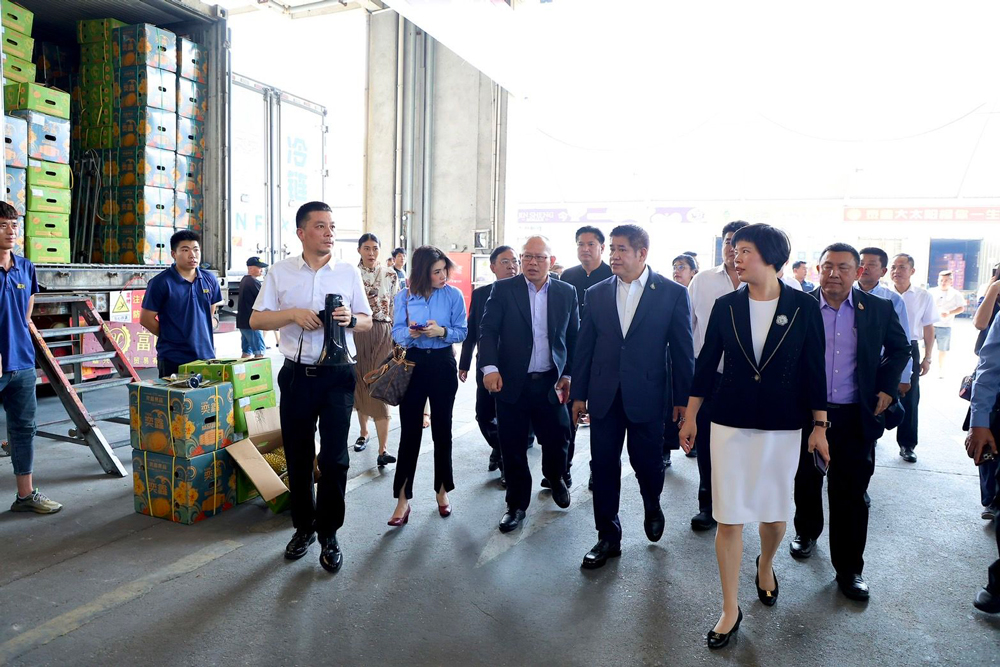 ธรรมนัสลุยจีนสำรวจตลาดค้าส่งผลไม้ ปลื้มคุณภาพทุเรียนไทยผลไม้ไทยดีต่อเนื่อง