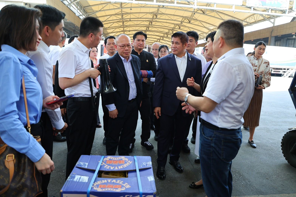 ธรรมนัสลุยจีนสำรวจตลาดค้าส่งผลไม้ ปลื้มคุณภาพทุเรียนไทยผลไม้ไทยดีต่อเนื่อง