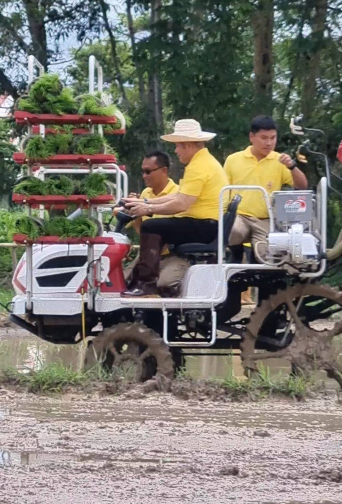 “ธรรมนัส" เปิดงานถ่ายทอดเทคโนโลยีการผลิตเมล็ดพันธุ์ข้าวของศูนย์ข้าวชุมชน เฉลิมพระเกียรติ 72 พรรษา