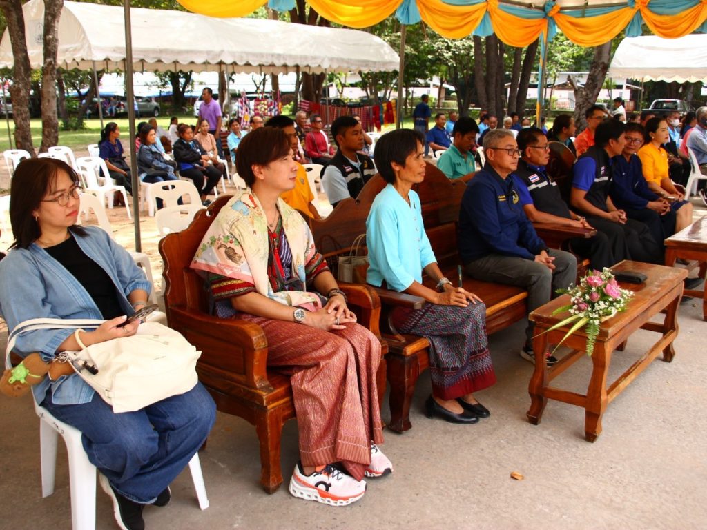 กรมการข้าว นำสื่อมวลชนทัวร์ 4 ศูนย์ข้าวชุมชนต้นแบบ ศูนย์กลางพัฒนาองค์กรชาวนาสุดเจ๋ง!!