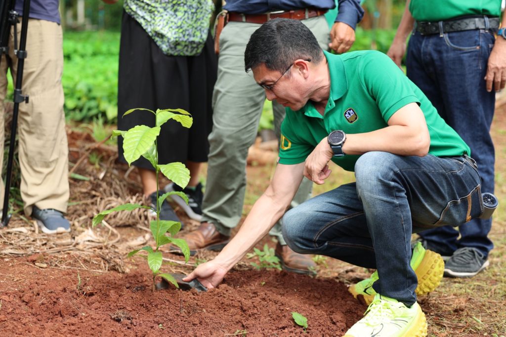 ธ.ก.ส. ยกระดับกาแฟโรบัสต้าชุมพรสู่มาตรฐานสากล พร้อมขับเคลื่อน BAAC Agro-Tourism หนุนท่องเที่ยวชุมชนอย่างยั่งยืน