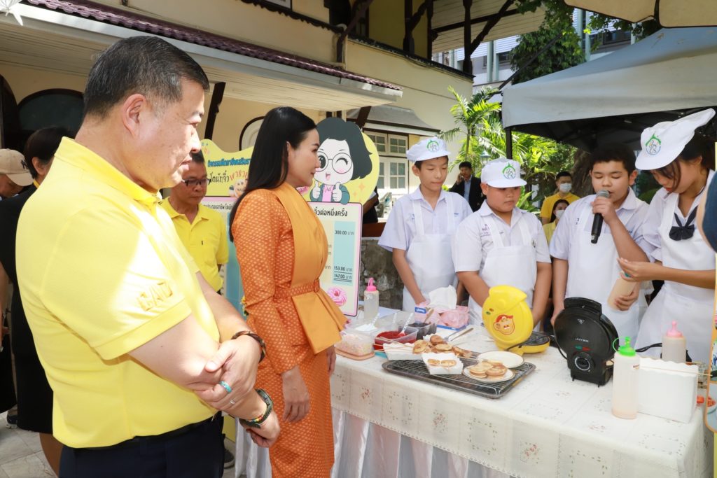 ‘รมว.นฤมล’เปิดกระปุกออมสินสร้างวินัยทางการเงินภาคครัวเรือนโชว์นำบัญชีสร้างชุมชนการออมทั่วประเทศ